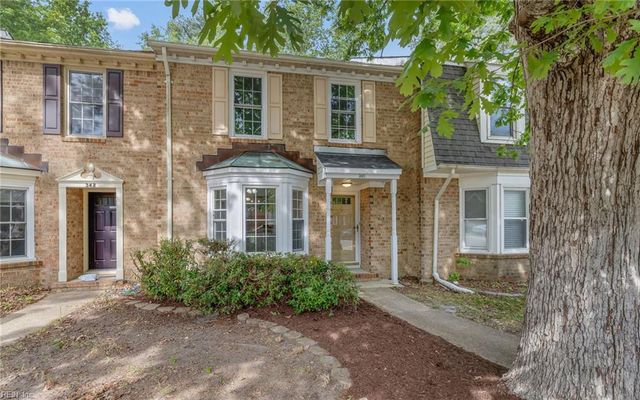 340 Middle Oaks DR, Chesapeake, VA 23322