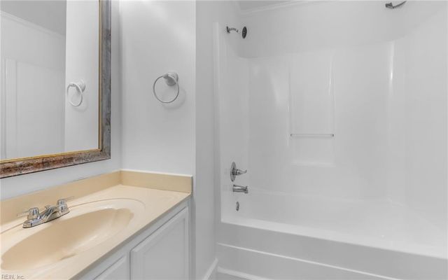 340 Middle Oaks DR, Chesapeake, VA 23322