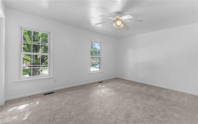 340 Middle Oaks DR, Chesapeake, VA 23322