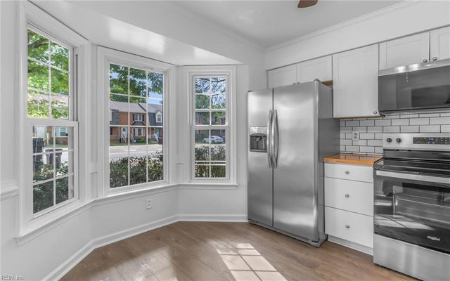 340 Middle Oaks DR, Chesapeake, VA 23322