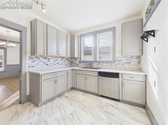 2511 N Greenwood Street, Pueblo, CO 81003