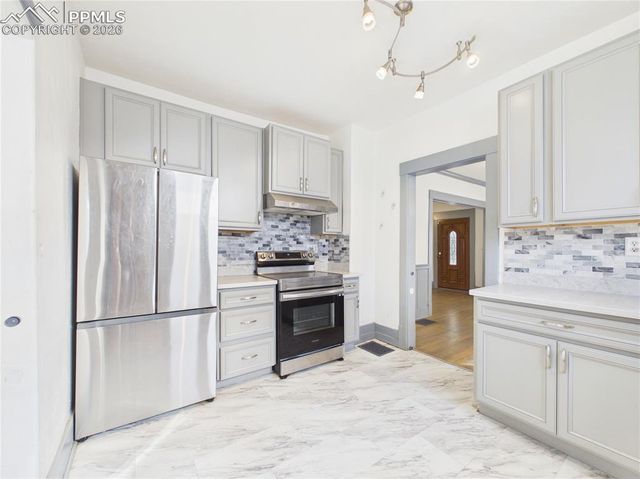 2511 N Greenwood Street, Pueblo, CO 81003