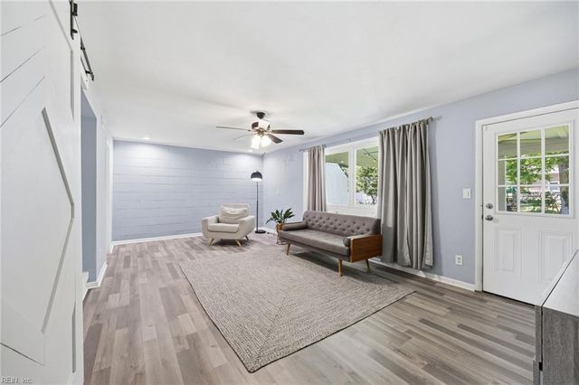 10 Barron DR, Newport News, VA 23608