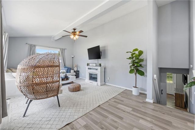 10 Barron DR, Newport News, VA 23608