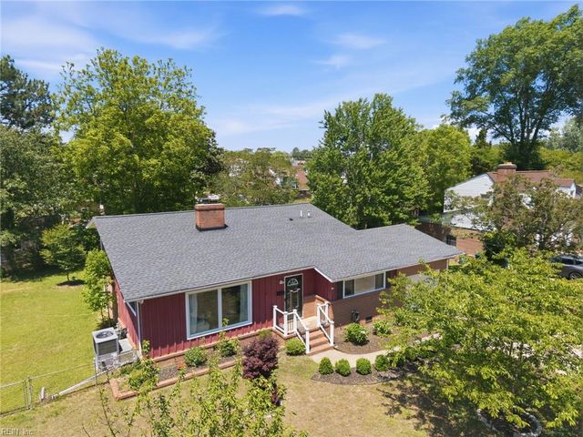 10 Barron DR, Newport News, VA 23608