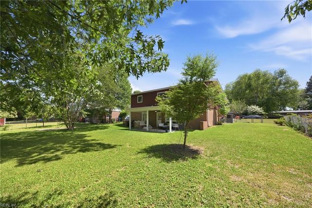 10 Barron DR, Newport News, VA 23608