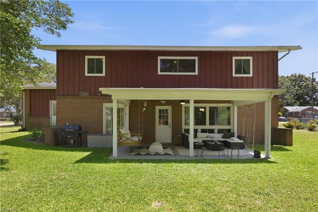 10 Barron DR, Newport News, VA 23608