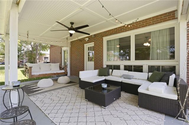 10 Barron DR, Newport News, VA 23608