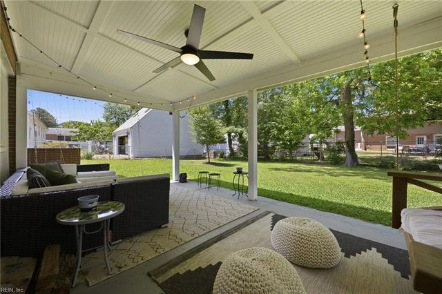 10 Barron DR, Newport News, VA 23608