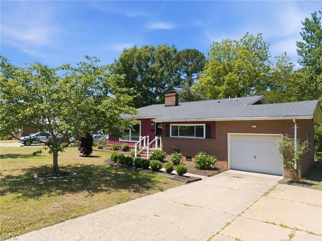 10 Barron DR, Newport News, VA 23608