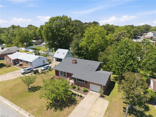 10 Barron DR, Newport News, VA 23608