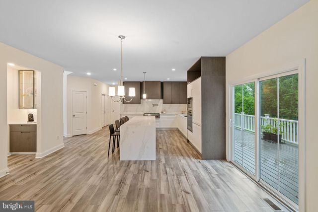 1045 OAK RIDGE DR, Horsham, PA 19044