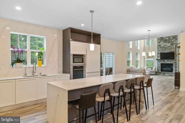 1045 OAK RIDGE DR, Horsham, PA 19044