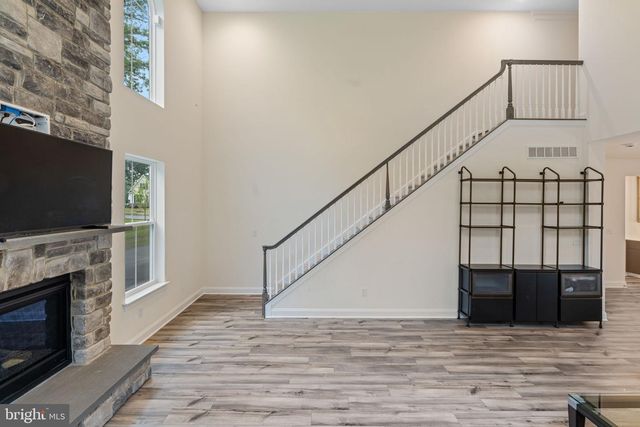 1045 OAK RIDGE DR, Horsham, PA 19044