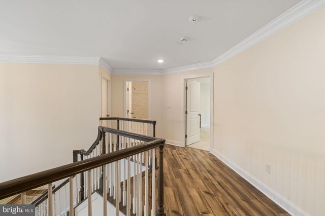 1045 OAK RIDGE DR, Horsham, PA 19044