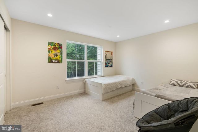 1045 OAK RIDGE DR, Horsham, PA 19044