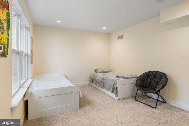 1045 OAK RIDGE DR, Horsham, PA 19044
