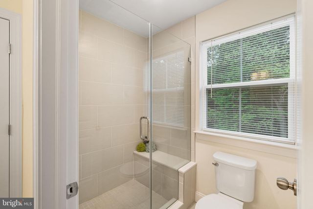 1045 OAK RIDGE DR, Horsham, PA 19044