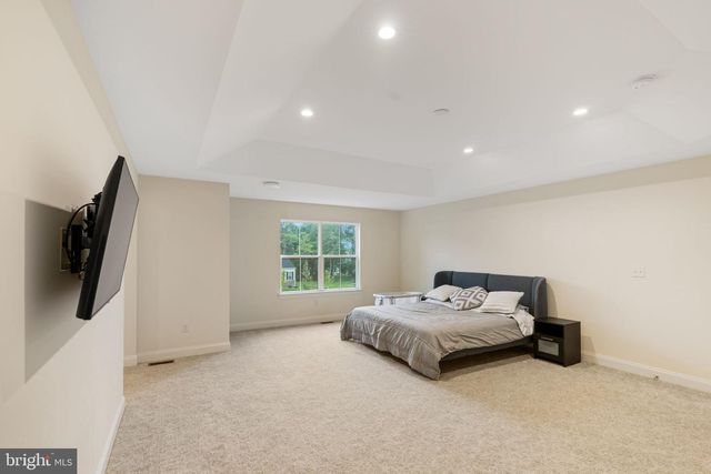1045 OAK RIDGE DR, Horsham, PA 19044