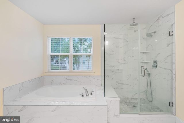 1045 OAK RIDGE DR, Horsham, PA 19044