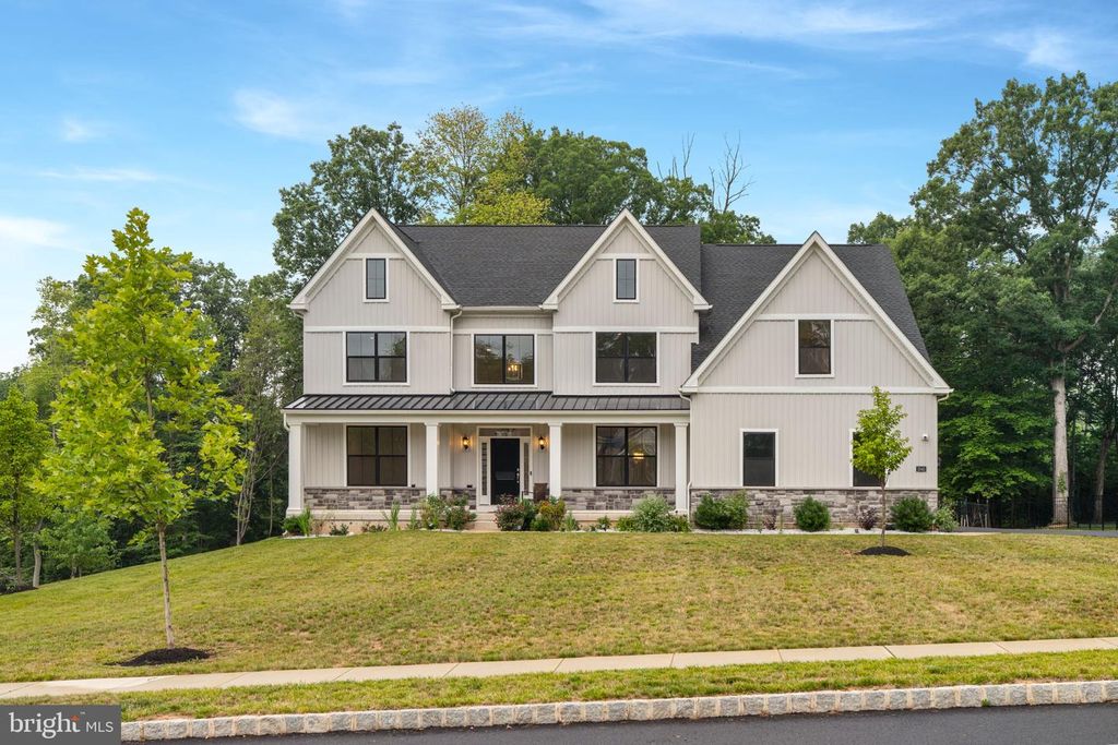 1045 OAK RIDGE DR, Horsham, PA 19044