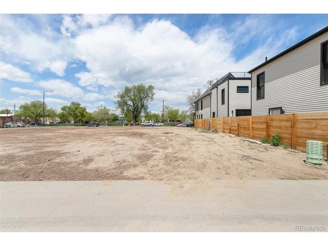 3044 Champa St, Denver, CO 80205
