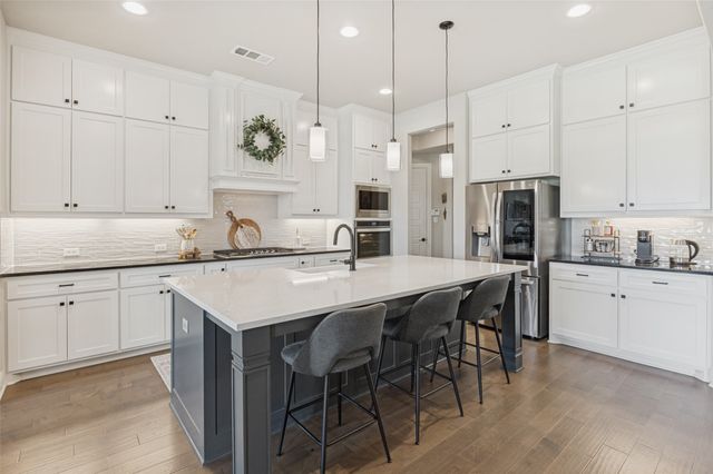 851 Horseshoe Meadows Drive, Waxahachie, TX 75167