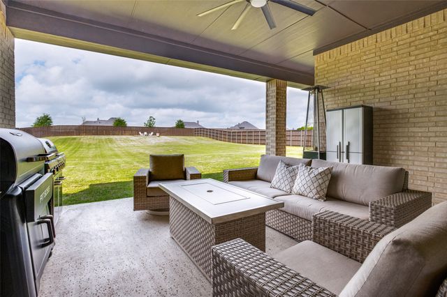 851 Horseshoe Meadows Drive, Waxahachie, TX 75167