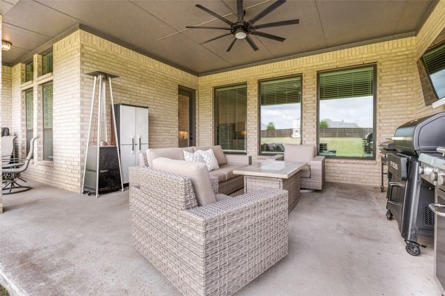 851 Horseshoe Meadows Drive, Waxahachie, TX 75167