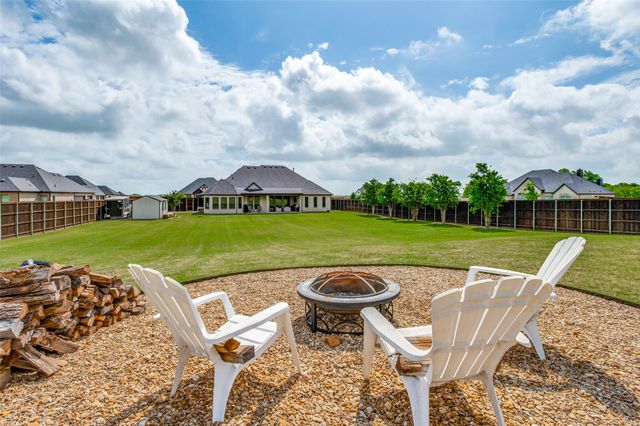 851 Horseshoe Meadows Drive, Waxahachie, TX 75167