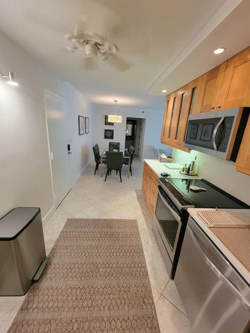 3221 S Ocean Boulevard 207, Highland Beach, FL 33487