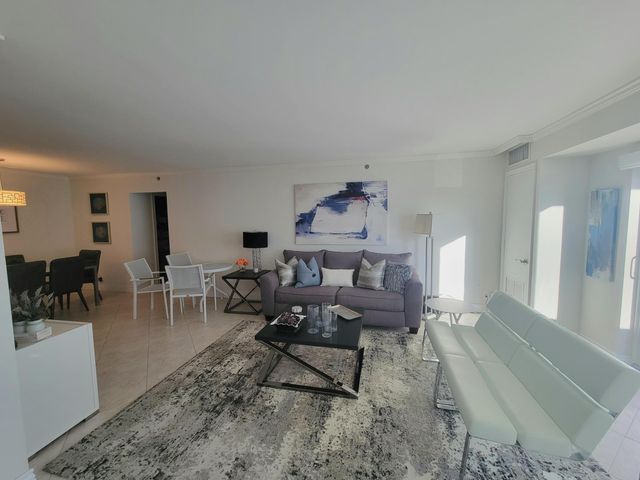 3221 S Ocean Boulevard 207, Highland Beach, FL 33487