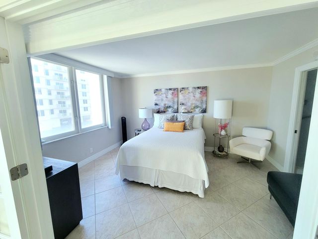 3221 S Ocean Boulevard 207, Highland Beach, FL 33487