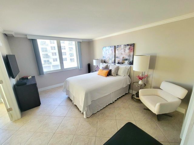 3221 S Ocean Boulevard 207, Highland Beach, FL 33487