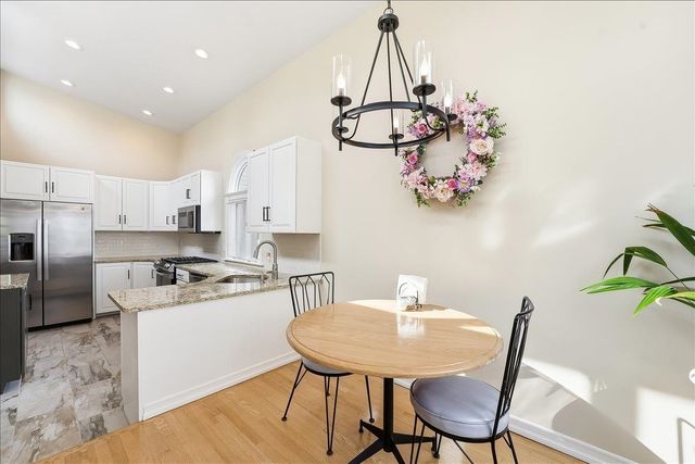 6 PARKSIDE LANE, Bayonne, NJ 07002