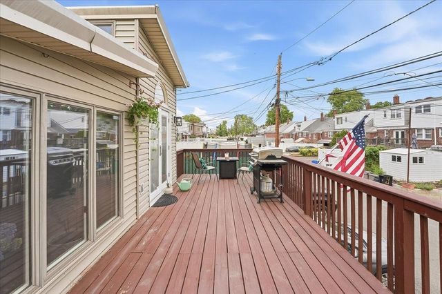 6 PARKSIDE LANE, Bayonne, NJ 07002
