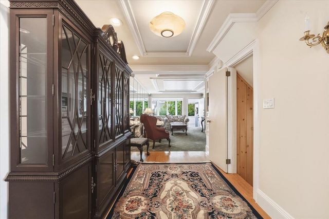 6 PARKSIDE LANE, Bayonne, NJ 07002
