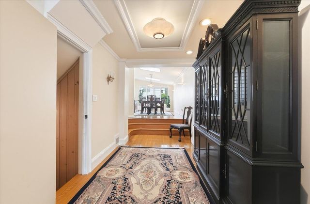 6 PARKSIDE LANE, Bayonne, NJ 07002