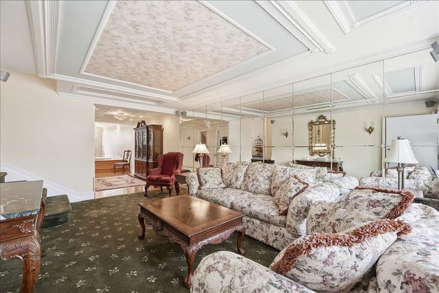 6 PARKSIDE LANE, Bayonne, NJ 07002