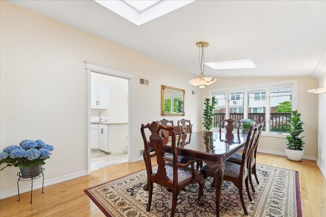 6 PARKSIDE LANE, Bayonne, NJ 07002