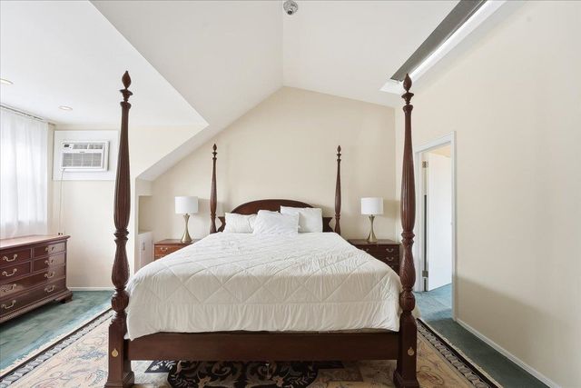 6 PARKSIDE LANE, Bayonne, NJ 07002