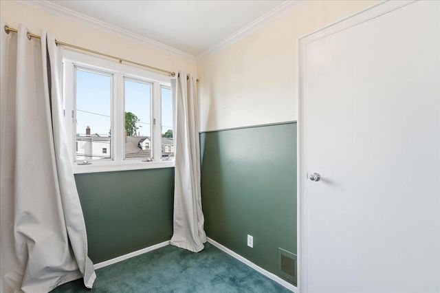 6 PARKSIDE LANE, Bayonne, NJ 07002