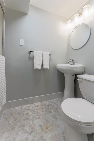 6 PARKSIDE LANE, Bayonne, NJ 07002