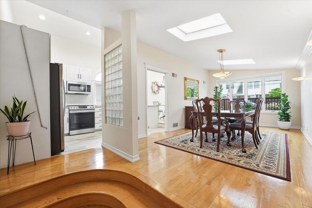 6 PARKSIDE LANE, Bayonne, NJ 07002
