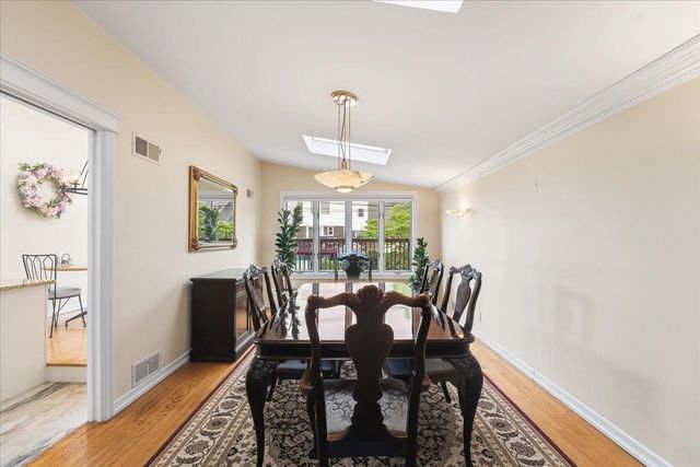 6 PARKSIDE LANE, Bayonne, NJ 07002