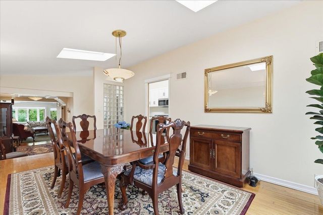 6 PARKSIDE LANE, Bayonne, NJ 07002