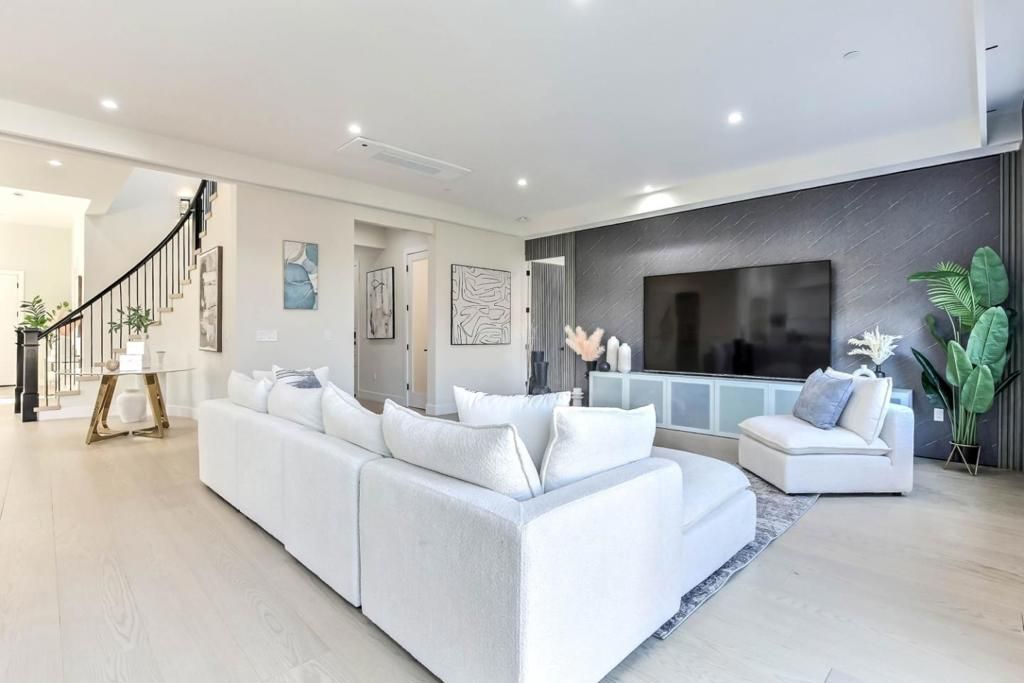 Image 10 of property listing at 10080 S Tantau Avenue, Cupertino, CA 95014