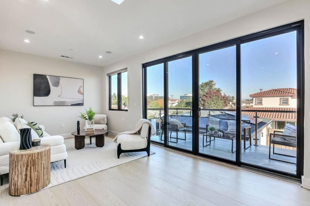 Image 13 of property listing at 10080 S Tantau Avenue, Cupertino, CA 95014