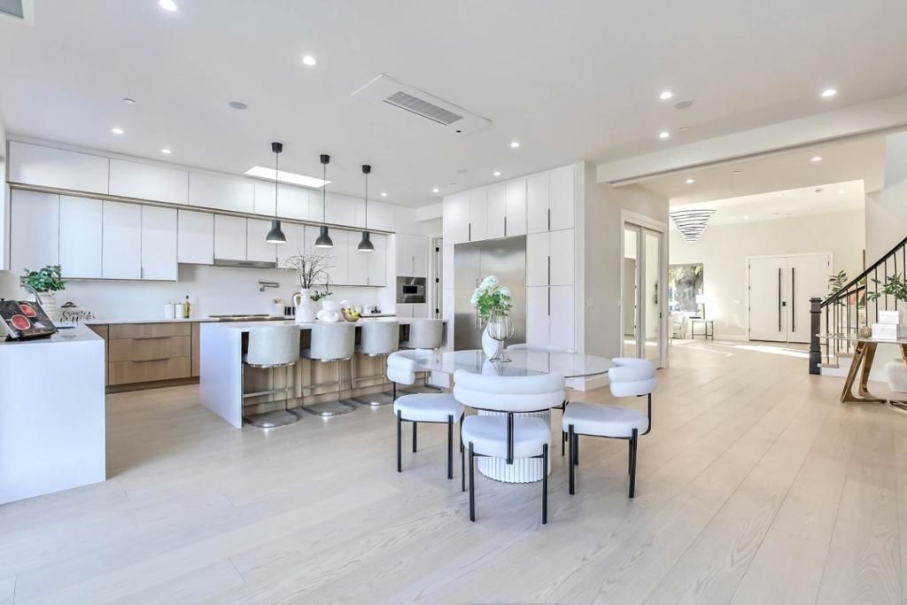 Image 15 of property listing at 10080 S Tantau Avenue, Cupertino, CA 95014