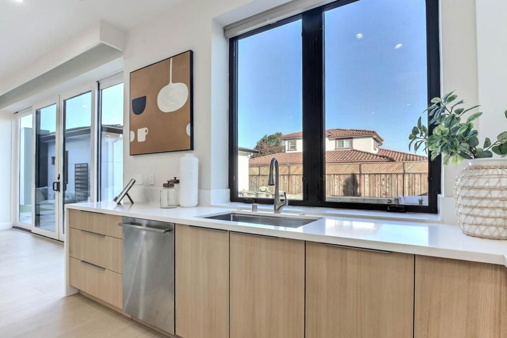 Image 18 of property listing at 10080 S Tantau Avenue, Cupertino, CA 95014